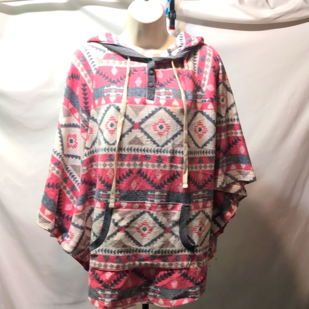 Cuddl Duds pink and white western style hooded faux poncho size medium